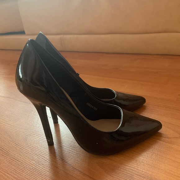 Forever 21 Black Pumps - Picture 3 of 3